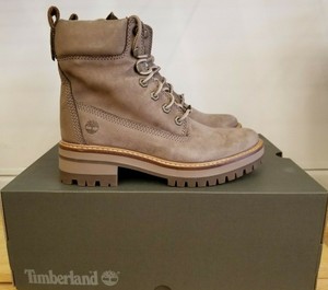 courmayeur valley warm boot for women in grey