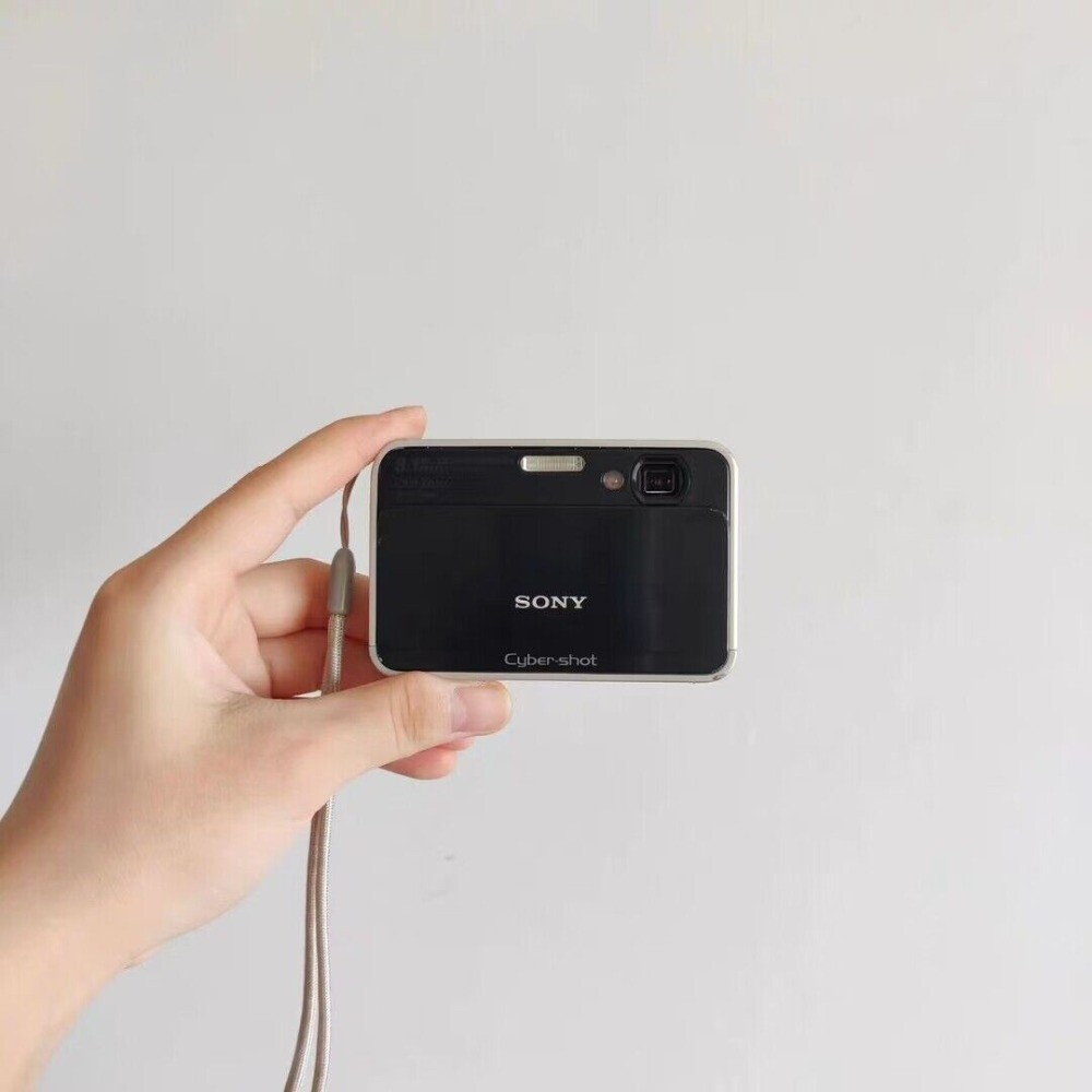 SONY Cyber Shot DSC-T2 8.1MP CCD Vintage Digital Camera -100