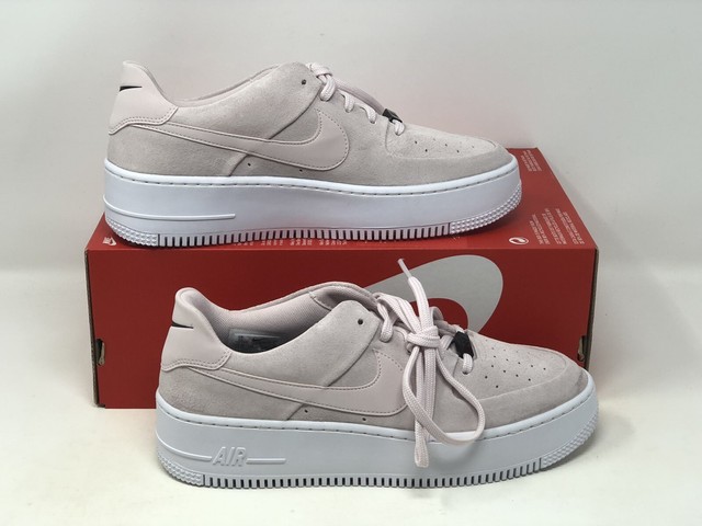 nike air force sage low blancas logo rosa
