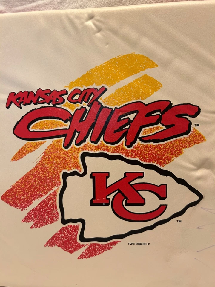 Cojín de asiento Travis Kelce vintage de los Kansas City Chiefs 1996 años 90 Foto 2 de 4