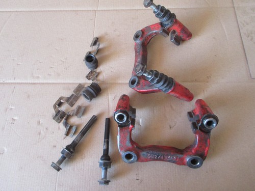 2 xBREMSSATTEL-TRÄGER HALTER hinten VW Golf 4 Audi A3 8P Seat Skoda