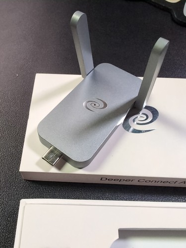 Deeper Connect Air - Pocket-Sized Wireless Travel VPN OpenVPN DPN WiFi Router - Picture 2 of 3