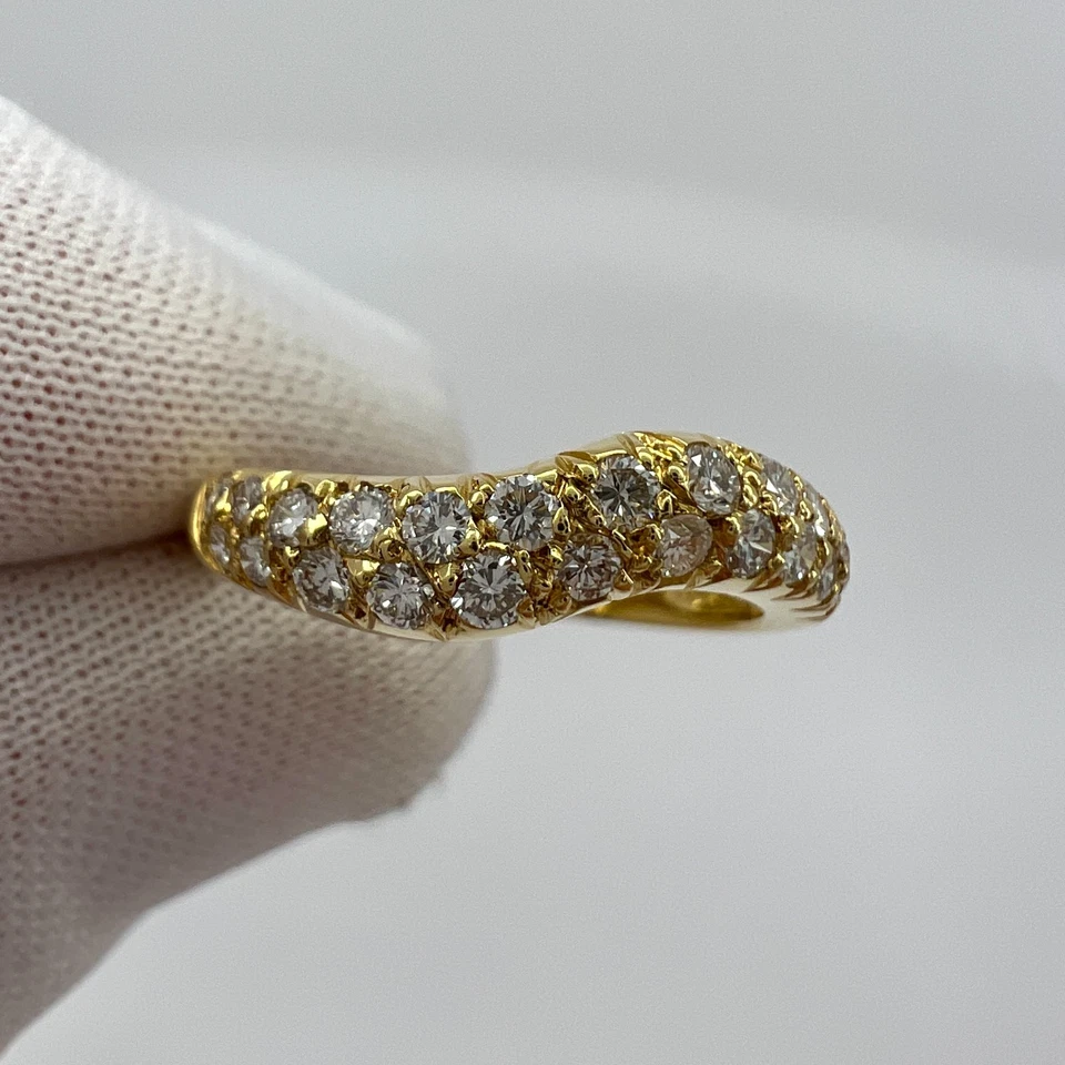 Anillo Banda Ondulada Oro Amarillo 18k Pavé Diamantes Van Cleef & Arpels De Colección Raro Foto 3 de 4