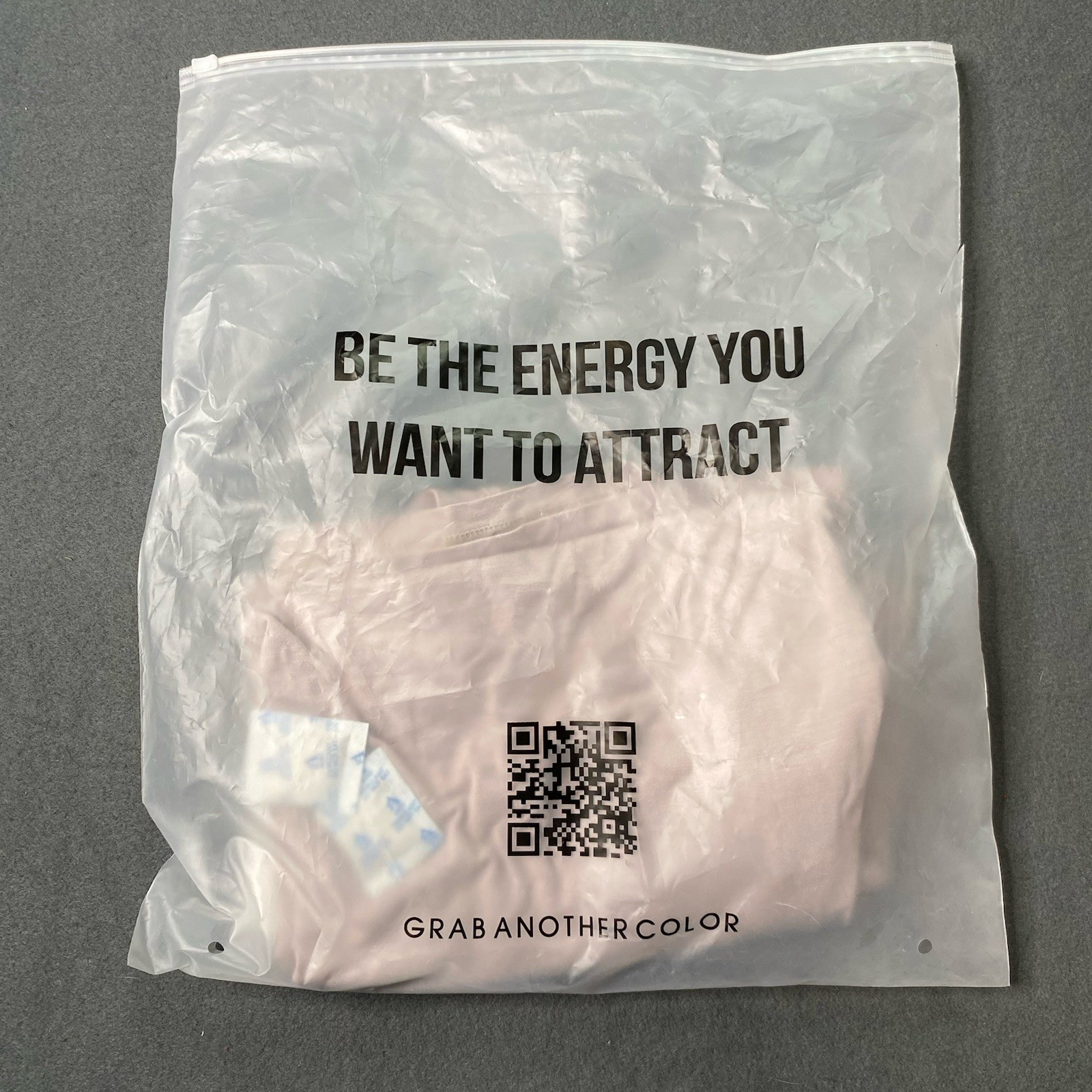 COMFRT Cloud Tee T-Shirt Unisex DOVE Size SMALL ~ 4-Way Stretch Soft Cozy NEW!