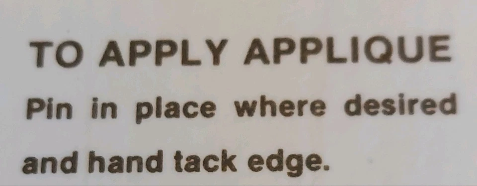 Нашивка вышитая девочка в шляпке розовая и синяя 1-3/8 дюйма x 5/8 дюйма - Изображение 3 из 3