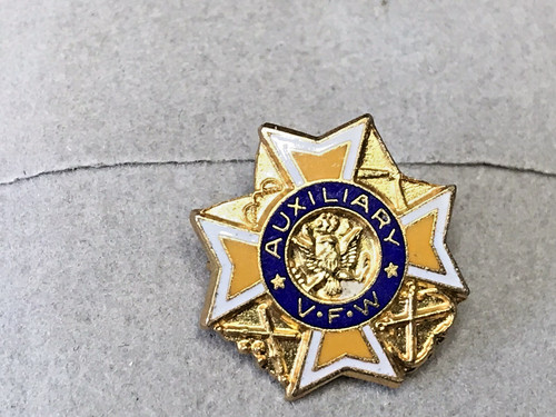 Vintage Auxiliary VFW Gold Tone Pin