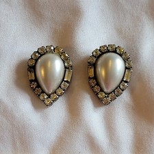 Vtg Bluette Signed Made in France Rhinestone Faux Pearl Teardrop Shoe Fur Clips