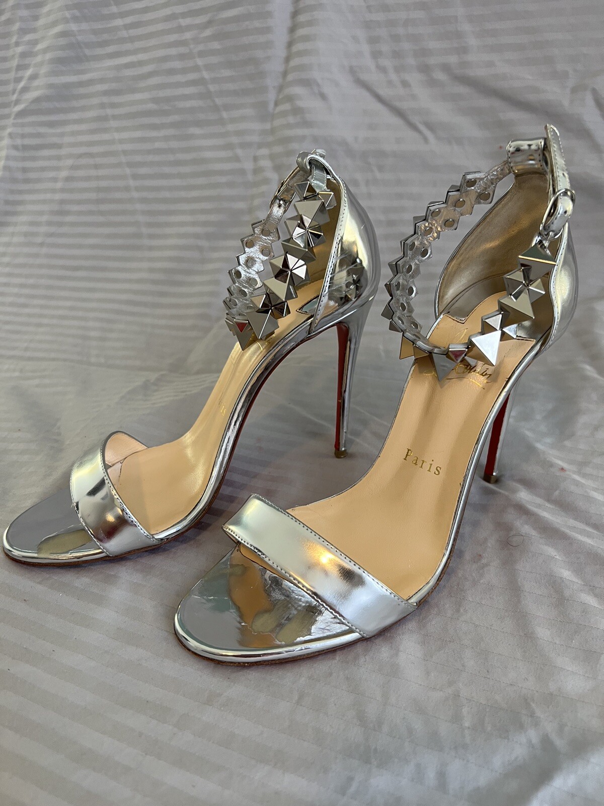 spetsos louboutin