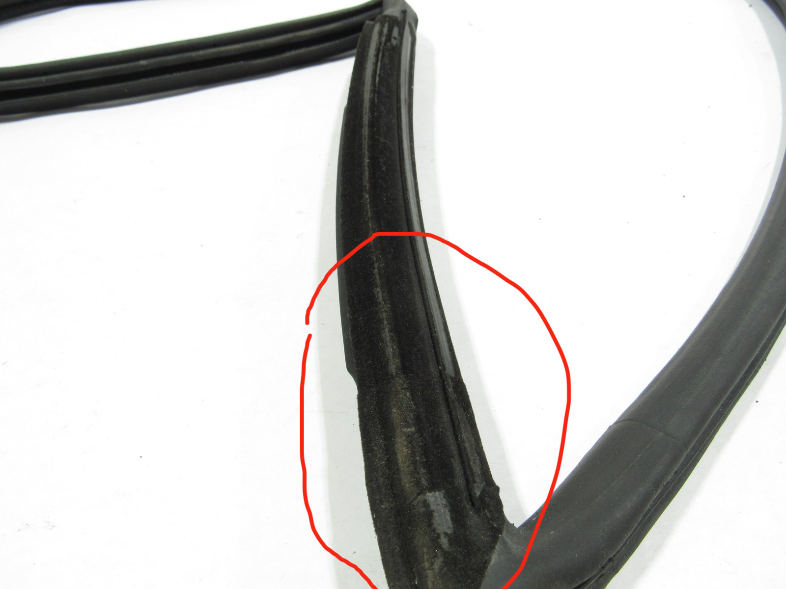 Aston Martin Vanquish 2014-2018 Left Outer window scraper seal