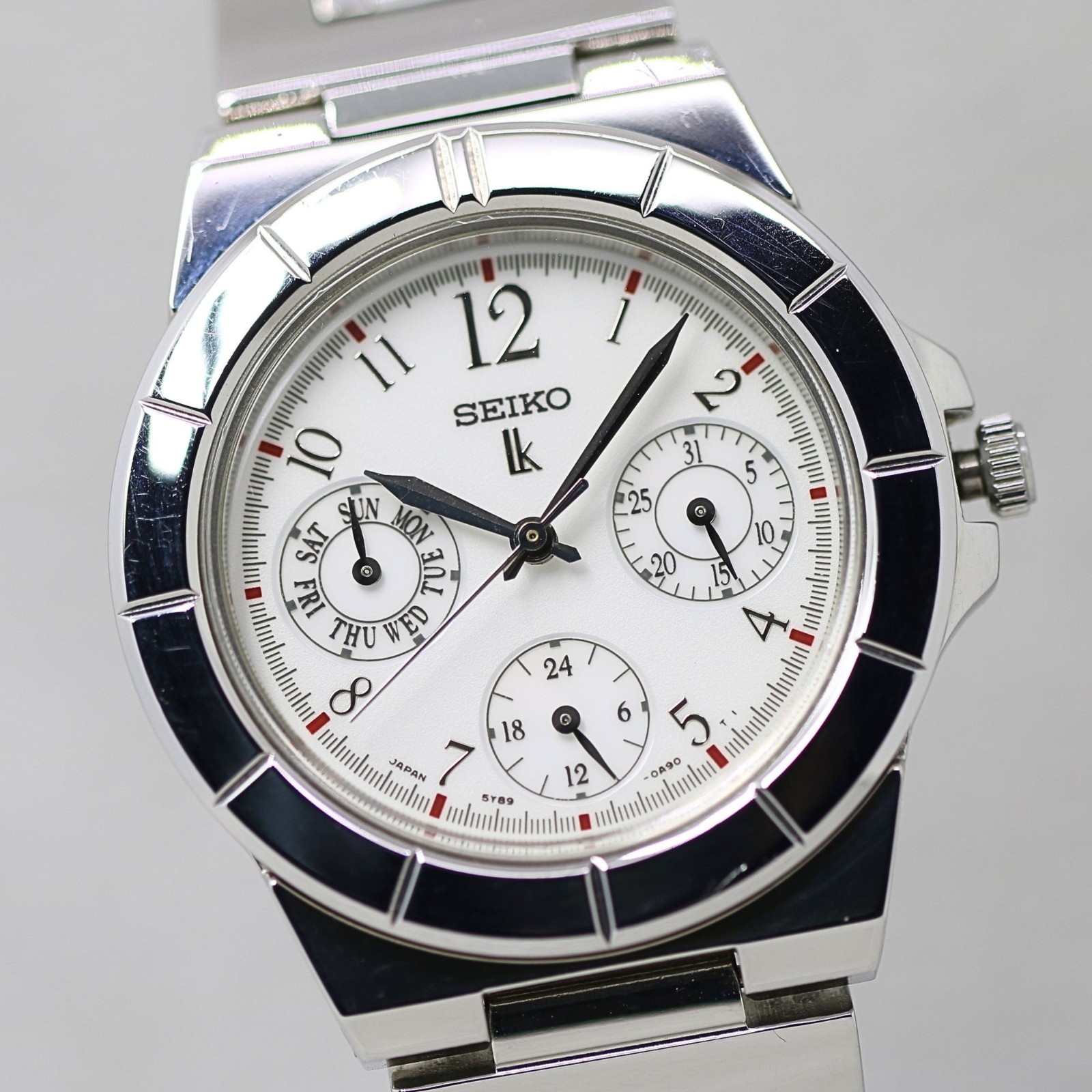 Near MINT Seiko Lukia 5Y89-0B30 32mm White Quartz Vintage Women's Watch Japan