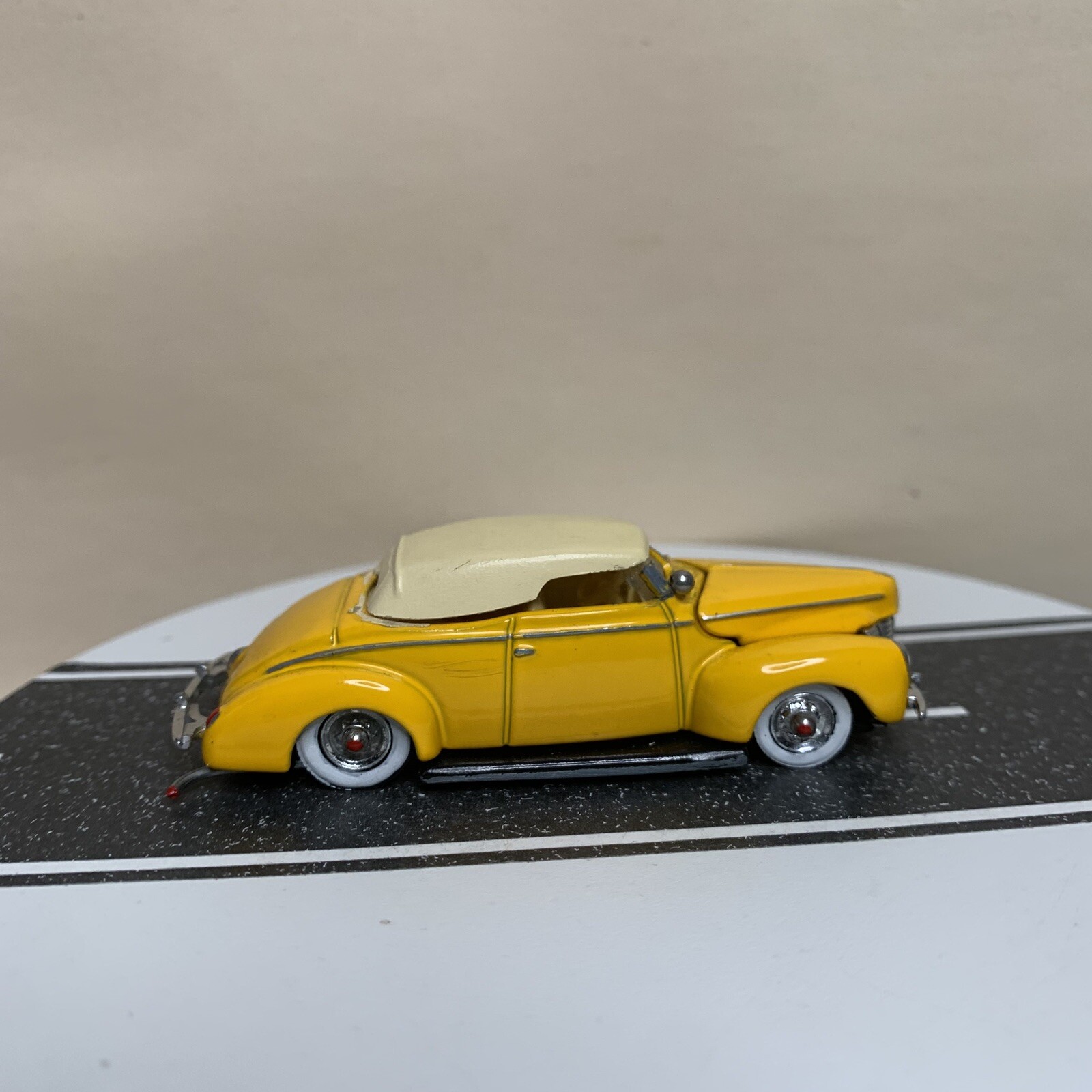 CUSTOM Hot Wheels 100% '40 Ford Convertible Yellow/Tan Top Lowered w/Exhaust