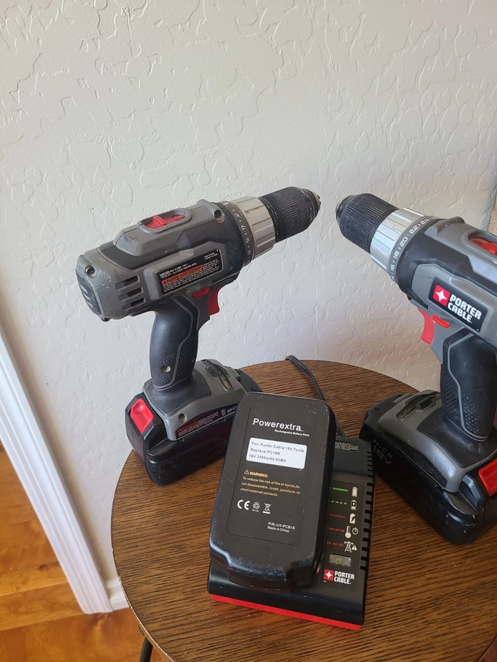 PORTER CABLE DRILLS (2) PC1801D 18V--TESTED W/ THREE BATTERIES AND CHARGER. - Image 4 of 4