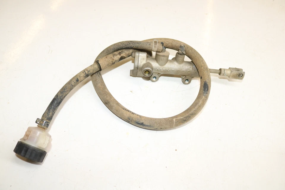 Can-am Outlander 650 2007 4x4 Xt cilindro maestro de freno trasero con depósito Foto 2 de 4