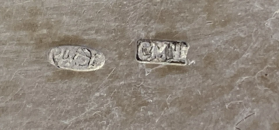 ANTIGUA CAJA DE CIGARRILLOS RUSA IMPERIAL PLATEADA CON SELLOS Y ESCRITURA CIRÍLICA Foto 4 de 4