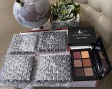 5 BEAUTY VAULTE Eyeshadow Palette in Regal 10.8g (Td9)