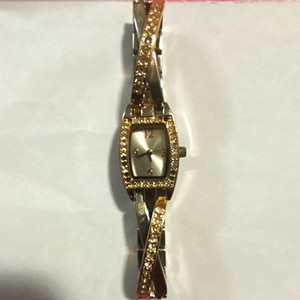 Reloj de mujer pulsera de metal bicolor esfera rectangular plateada cuarzo con cristales