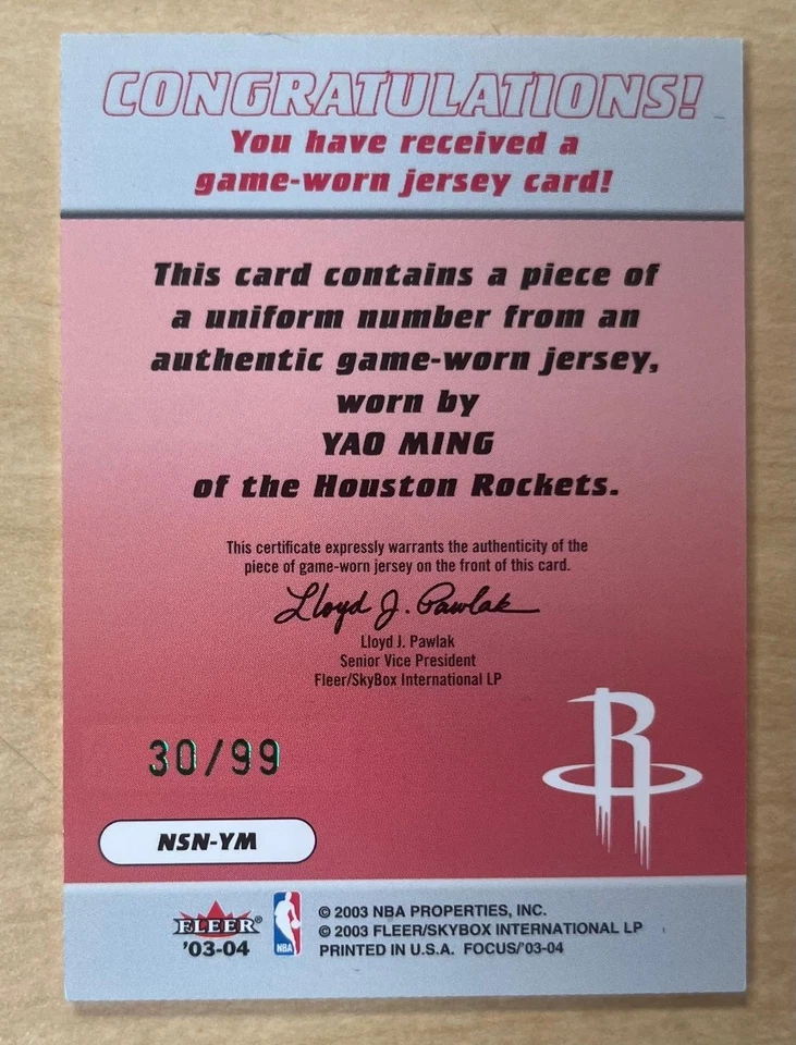 Parche de camiseta Fleer Focus Yao Ming 2003-04/99 Shirtified Green Parallel Rockets Foto 2 de 2