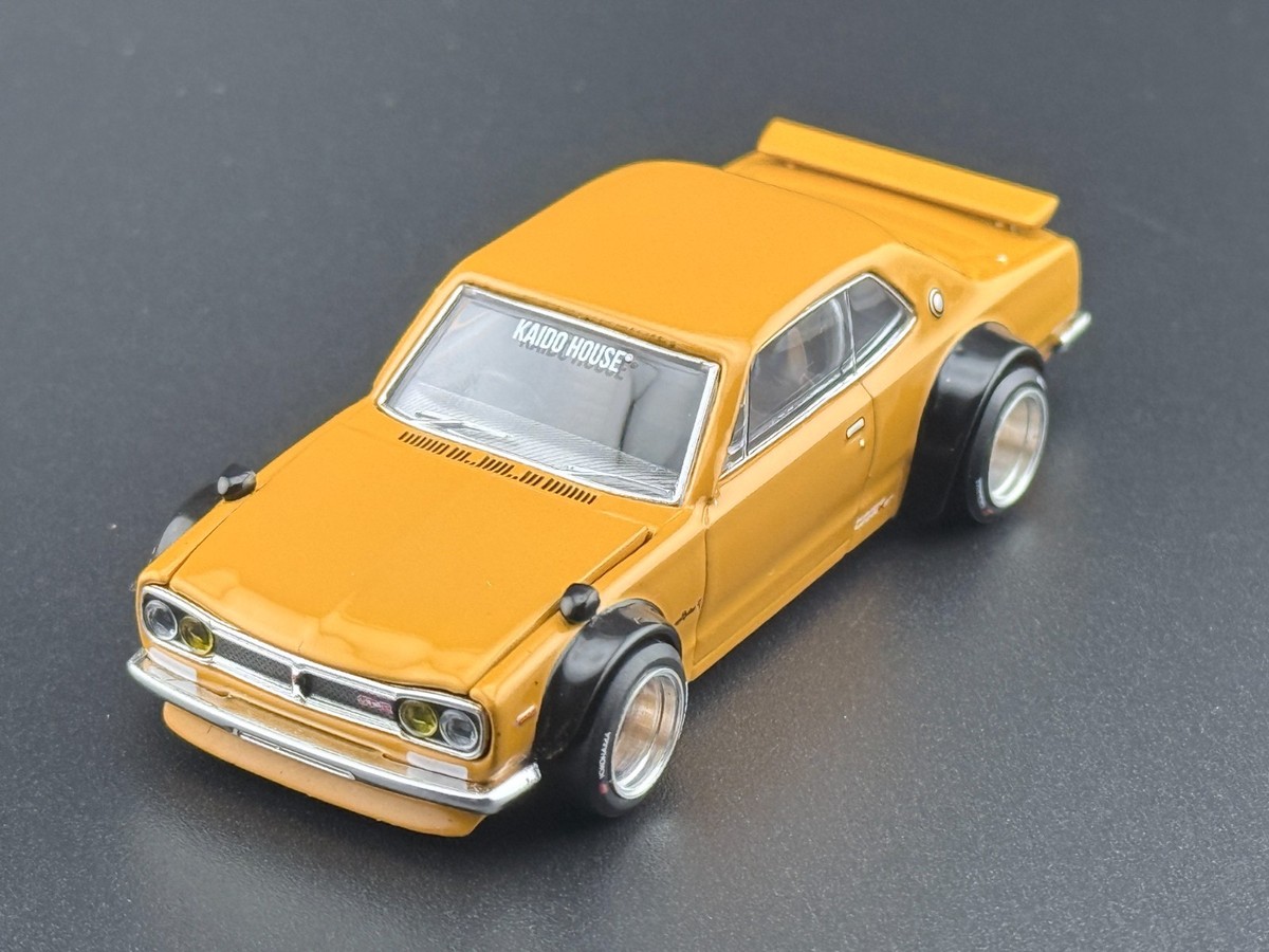 Kaido House x Mini GT Nissan 2000 GT-R (KPGC10) Kaido Street V2