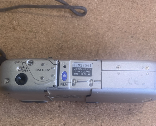 MINOLTA VE (TIS 2000) fotocamera pellicola, NON TESTATA - Foto 3 di 7