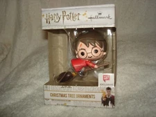 HALLMARK HARRY POTTER FLYING ON HIS BROOM CHRISTMAS TREE ORNAMENT: NEW