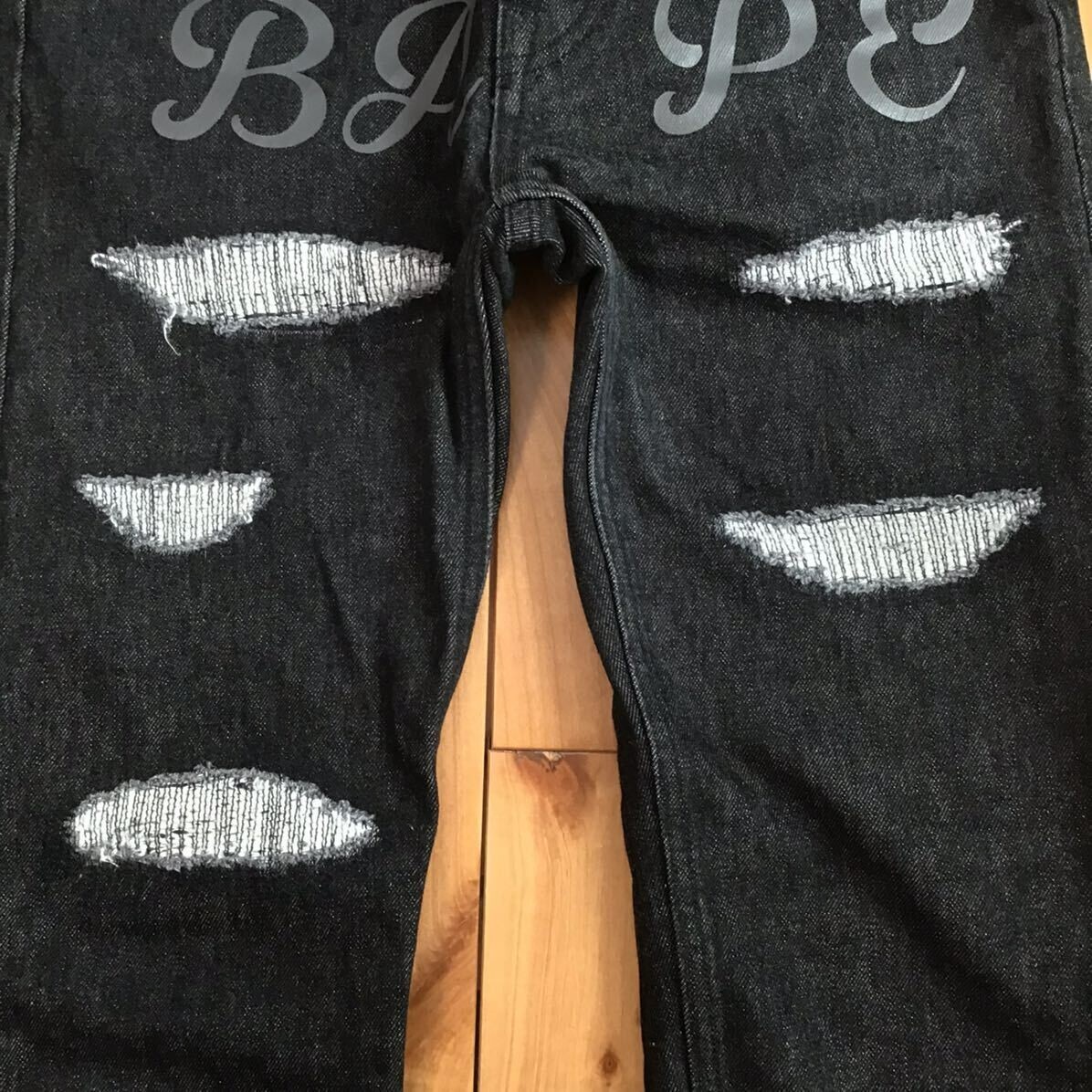 Bape デニムパンツ 黒 ロゴ付き BAPE X BLACK EYE PATCH 】LOOSE FIT DENIM PANTS | bape.com