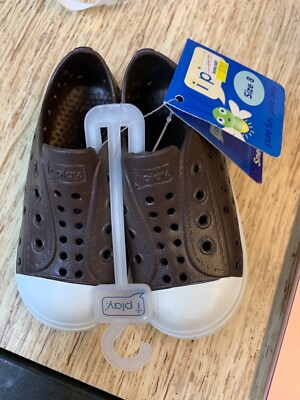I play sneakers waterproof summer shoes size 8 24-30 months iplay