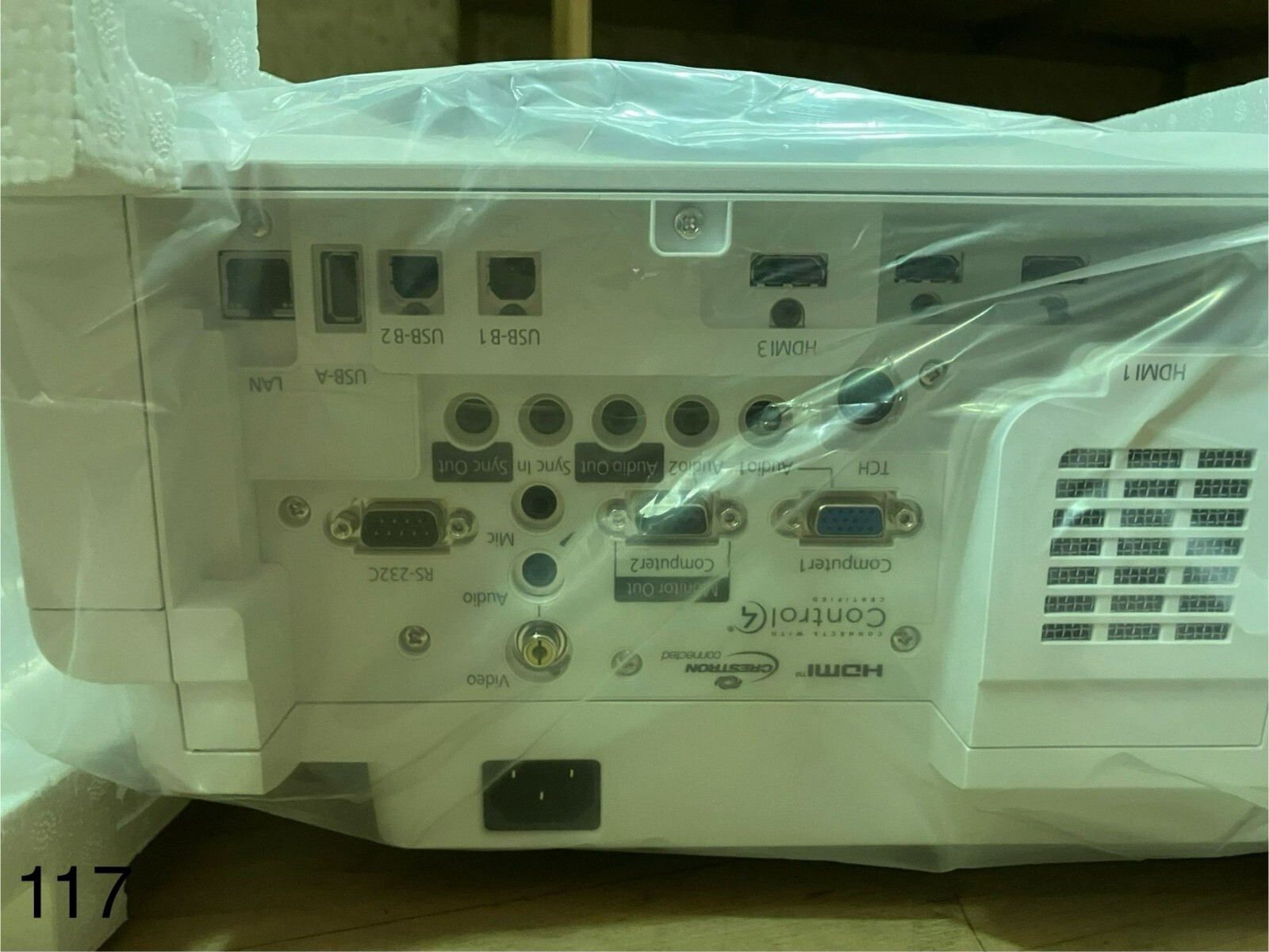 Epson BrightLink 725Wi (V11H998520) WXGA 3LCD Ultra Short Throw Laser