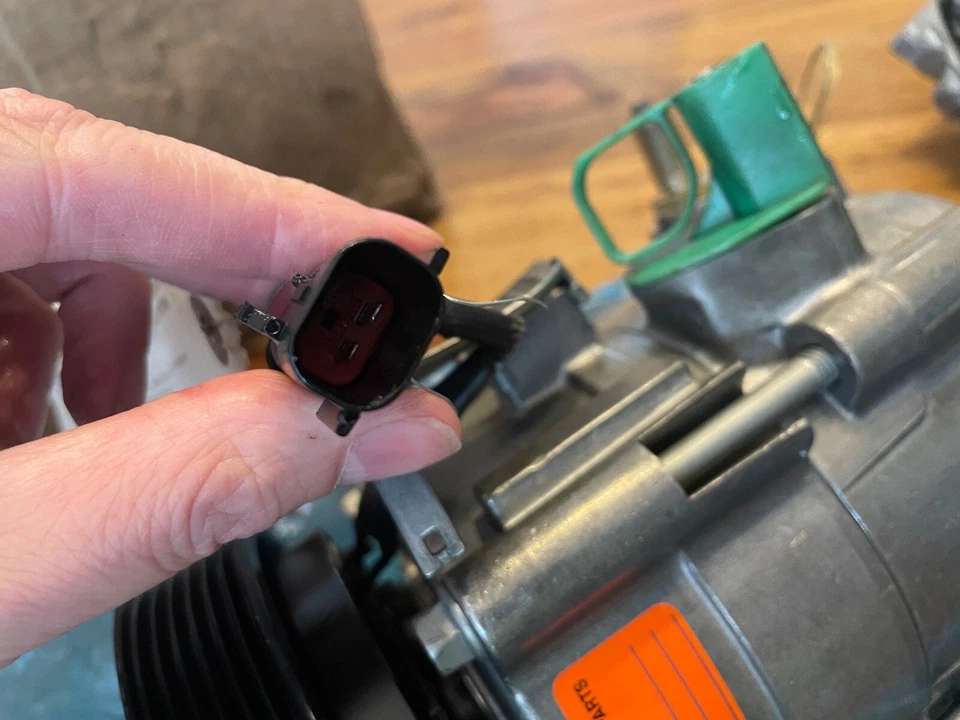 Jeep Cherokee Nitro 3.7 V6 NEW GENUINE air conditioning condenser 55111406AE 16G - Image 3 of 4