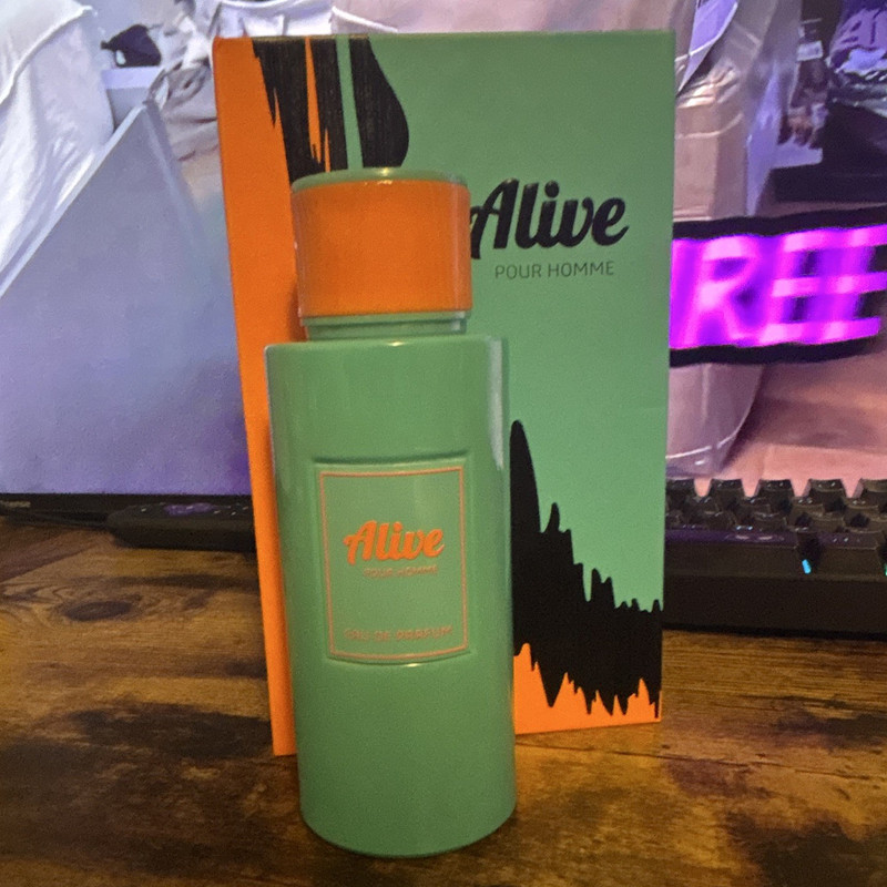 Alive Alive Pour Homme Eau de Parfum Spray, Regular Size 3.4 fl oz