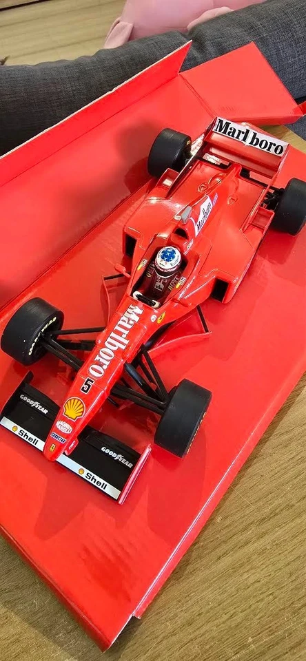 Ferrari F310B 1/18 Tower Wings Minichamps M.Schumacher 1997 - Image 4 of 4