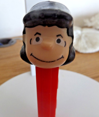 PEZ Vintage Peanuts Lucy with White Color Around the eyes 3.9 Austria Rare Finds