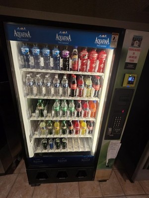 Dixie Narco 5591 BevMax Soda Beverage Vending Machine Not Cooling Local Pickup