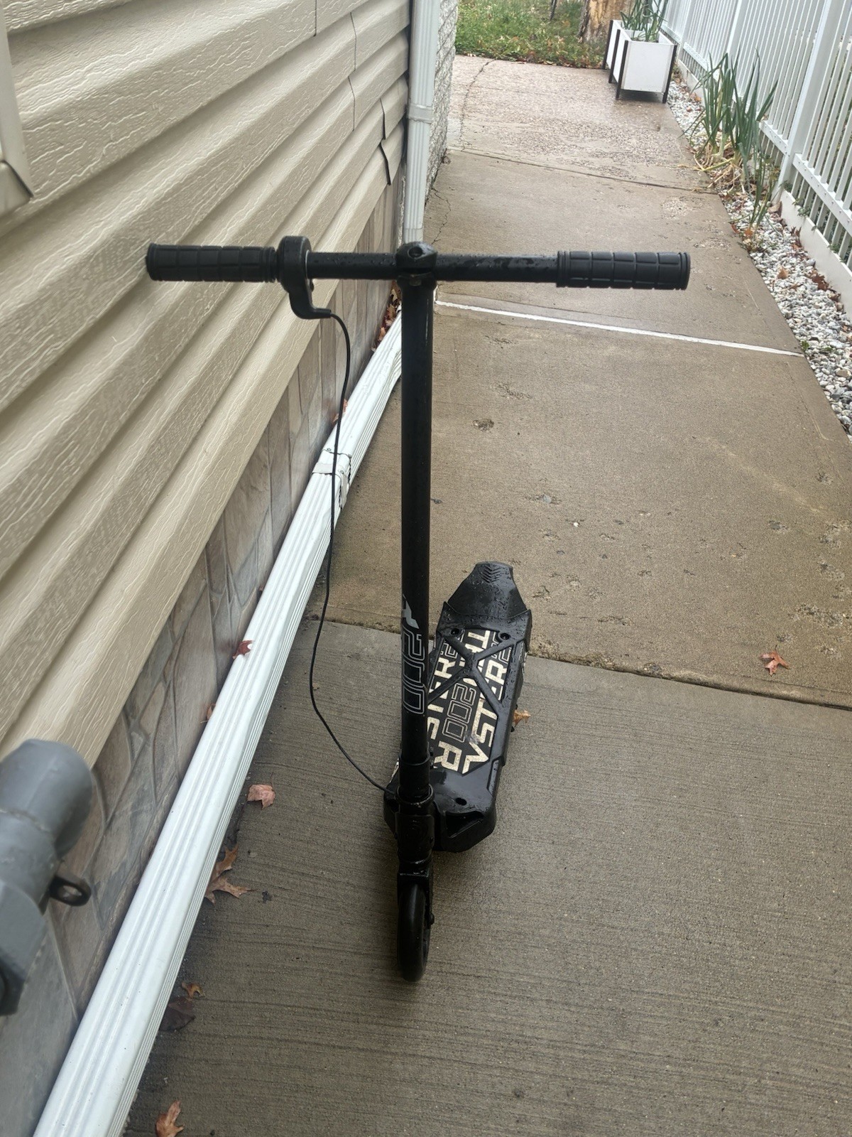 LaScoota Kick Scooter for Kids Ages 6+, Teens & Adults, Large 8" Sturdy Ureth...