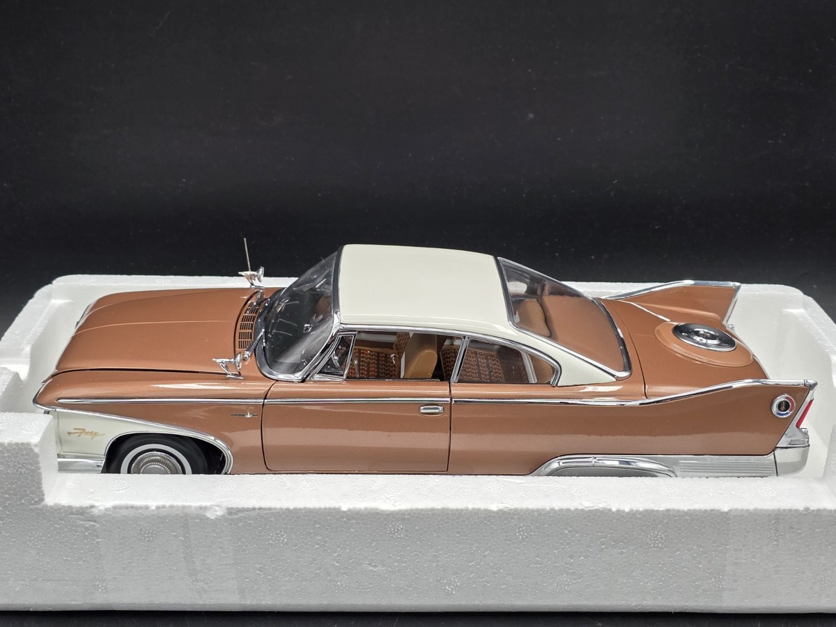 Sun Star Platinum 1960 Plymouth Fury Hard Top 1:18 Blue Diecast