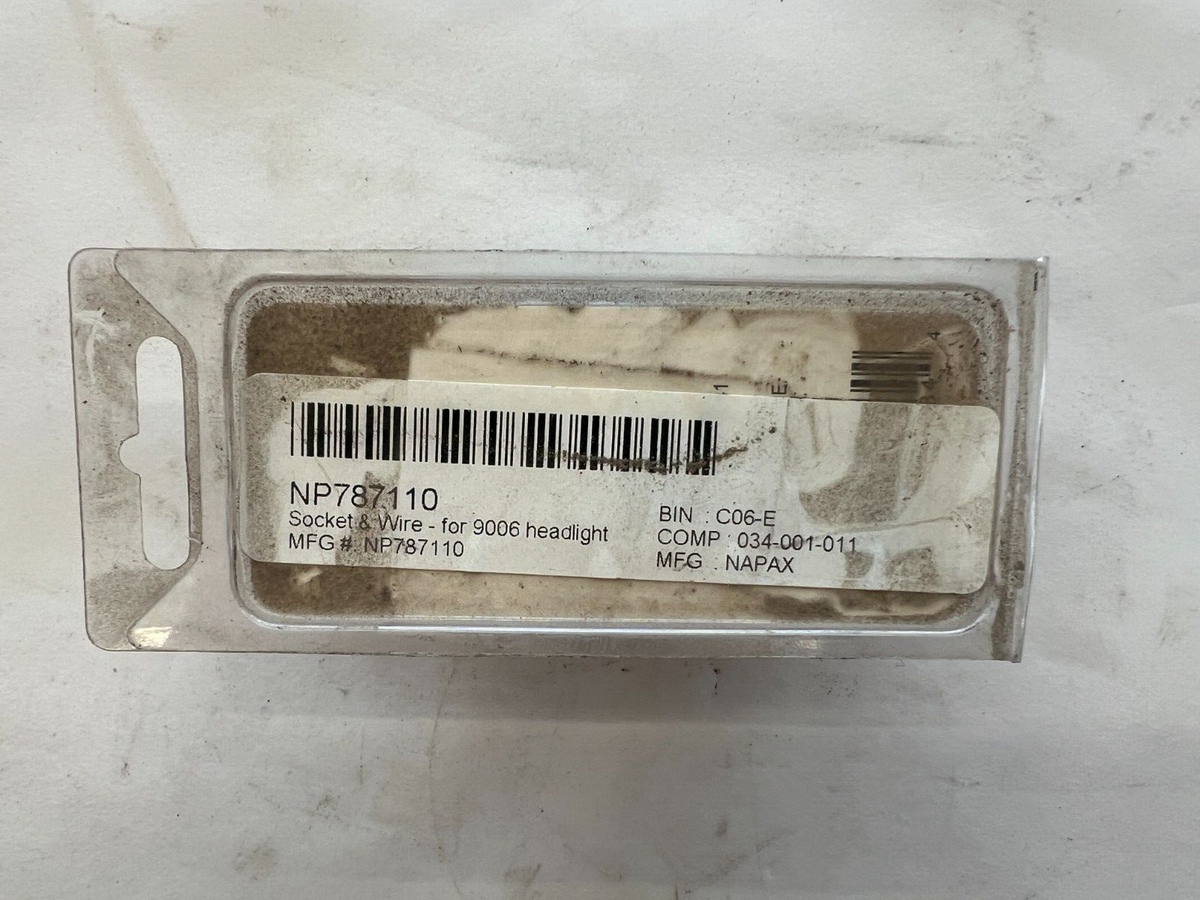 NAPA High Temperature Headlight BulbSocket Fits 9006 Head Light