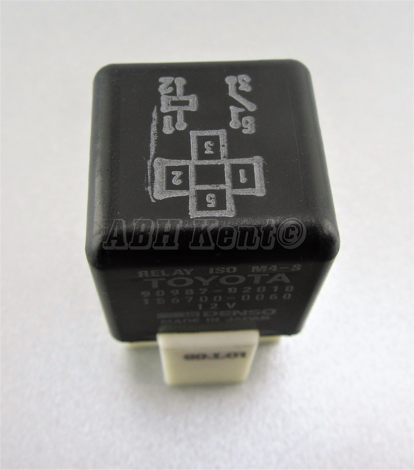 131Toyota/ Lexus 4Pin Black Relay 9098702010 Denso 1567000060 ISO