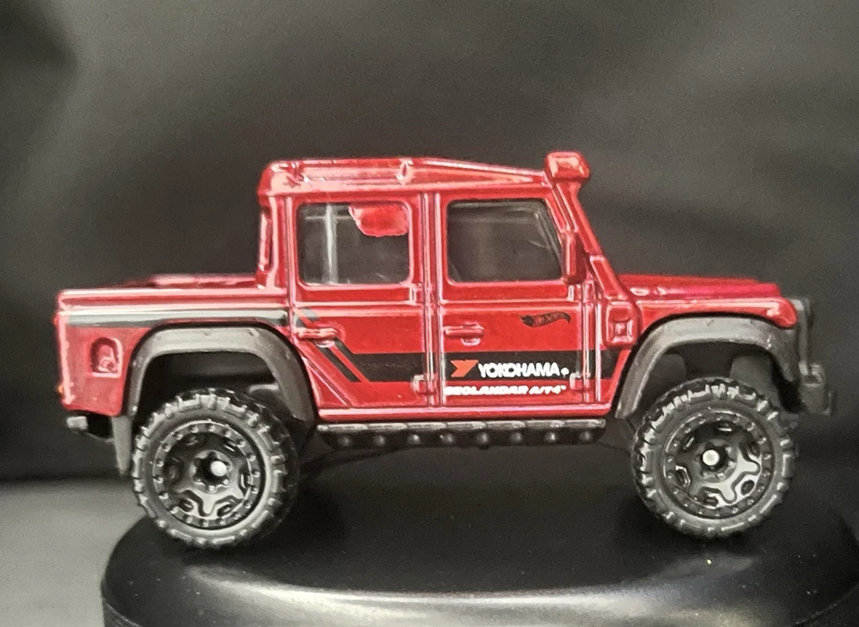 Hot Wheels ‘15 Land Rover Defender Double Cab 🔴Red HW Dirt 1:64 Mattel Diecast - Image 2 of 4