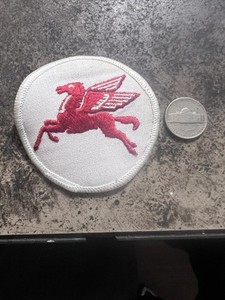 Vintage MOBIL PEGASUS Patch - UNUSED left facing