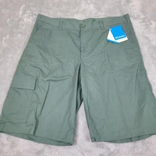 Columbia Men's 38 Red Bluff Cargo Shorts Green Outdoor Hiking Camp