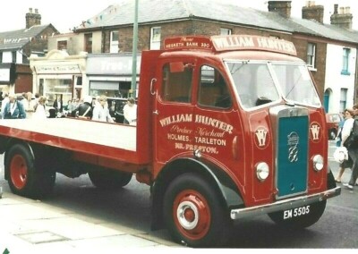 ALTES FOTO: WILLIAM HUNTER ~ PRODUCT MERCHANT ~ HESKETH BANK ~ LKW ~  