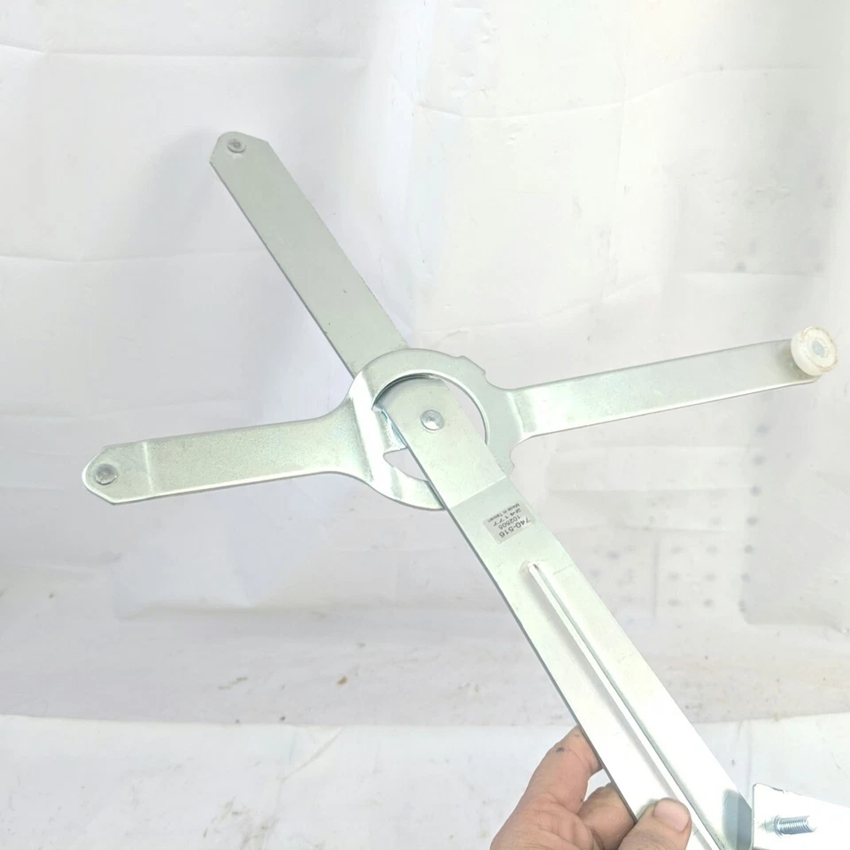 Dorman 740-516 se adapta solo al regulador de ventana eléctrica delantero derecho C/K K5 Blazer V1500 Foto 4 de 4