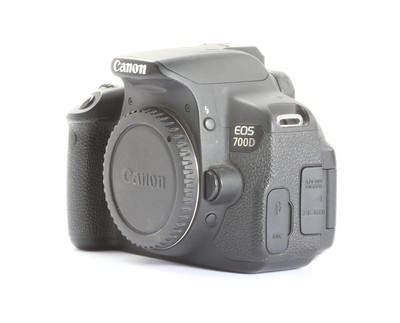 Canon EOS 700D + 25 K Déclenchements + TOP (237089