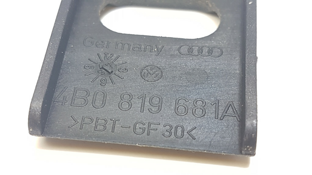 AUDI A6, S6 (C5-4B) 1998 OTHER PART OF PANEL 4B0819681A GUST19648