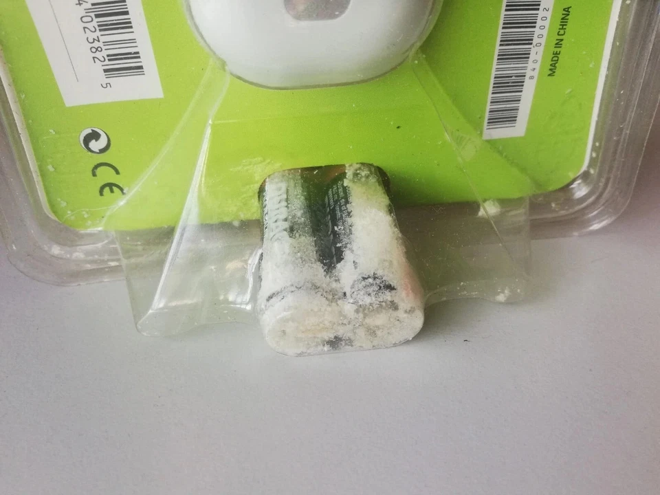 Xbox 360 Live Universal Media Remote Control Brand New - Factory Sealed White - Image 3 of 3