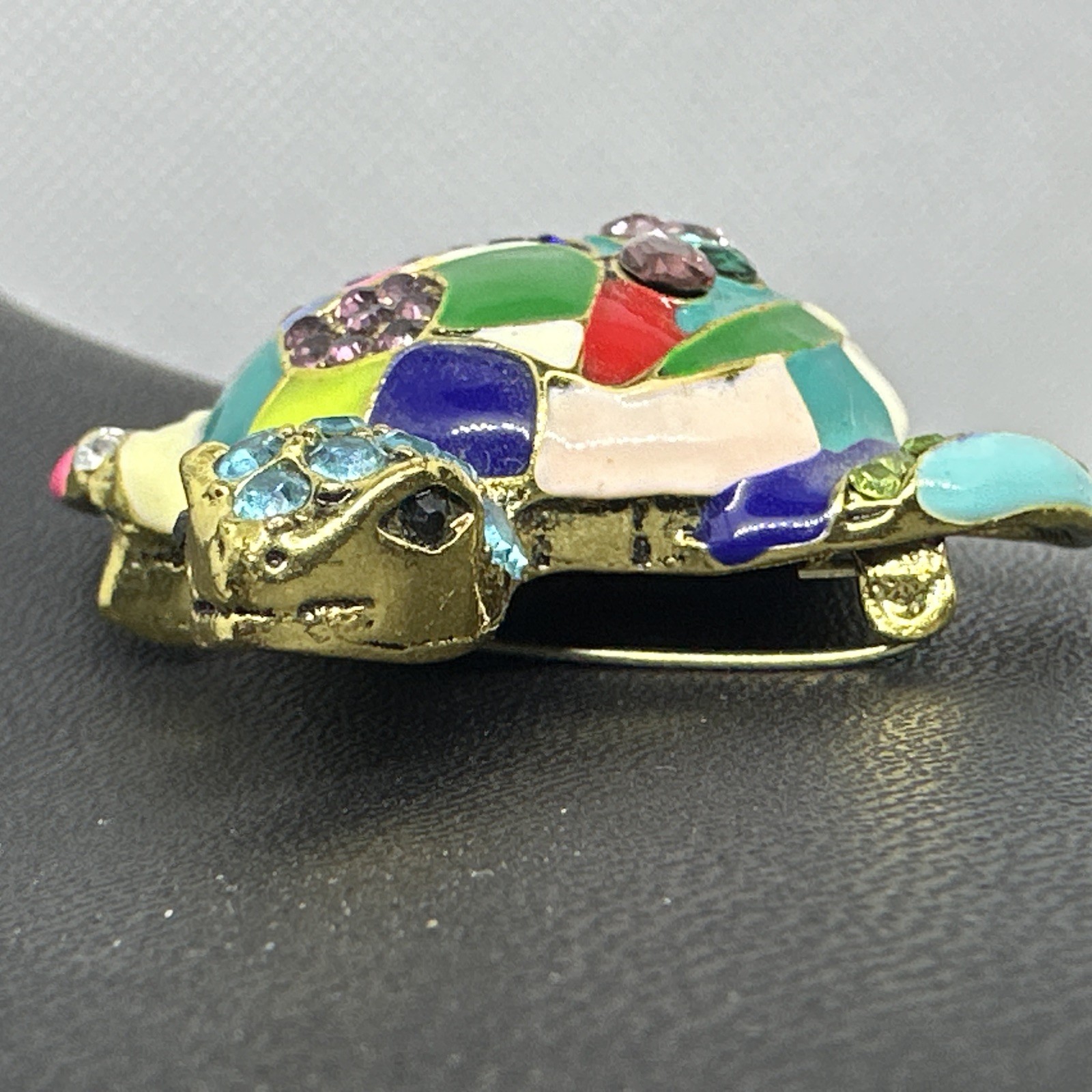 PATCHWORK SEA TURTLE BROOCH Multicolor Stones Acr… - image 2