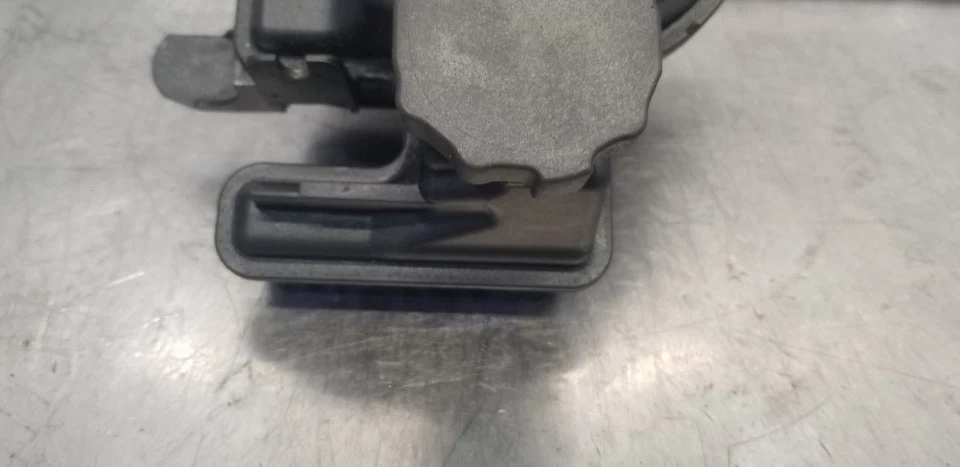 11 DEPÓSITO BOMBA DIRECCIÓN ASISTIDA MERCEDES BENZ SLS AMG C197 6,3 L 0004669002 Foto 2 de 4