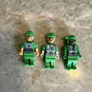 LEGO Toy Story Green Army Men Minifigures Lot Military Uniforms Helmets 3 Pieces