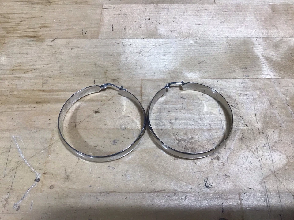 "Pendientes de aro grandes de plata de ley .925, peso ligero de 2"" de diámetro". Usado Foto 2 de 4
