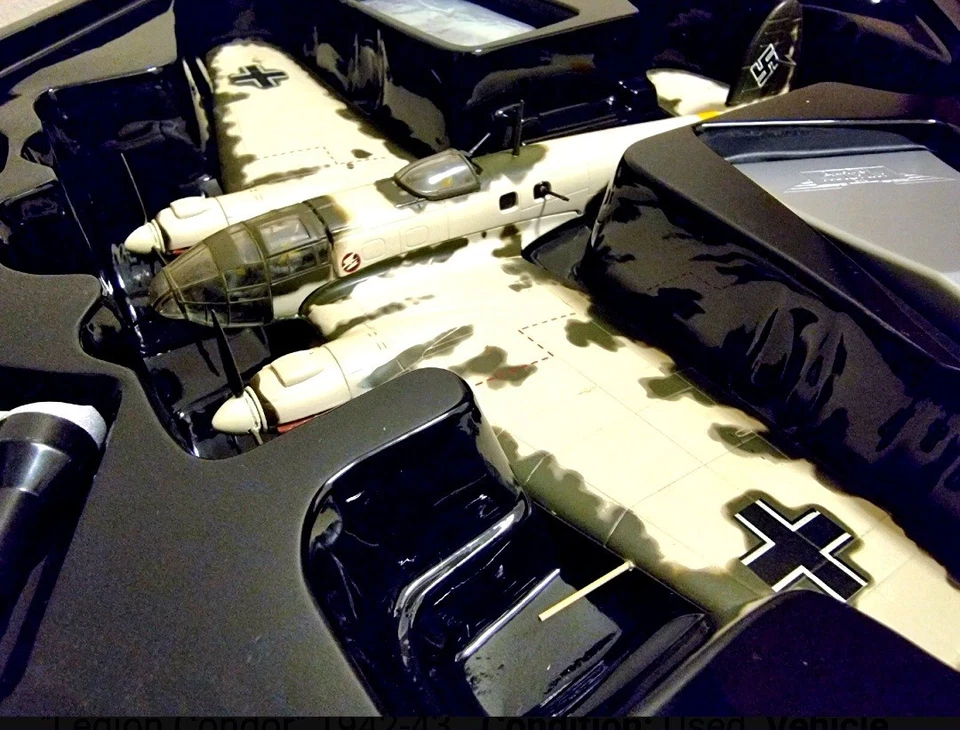 Corgi 1:72 AA33713 Heinkel He 111 H-5 1./KG 53 "Legion Condor" 1942-43. - Image 4 of 4