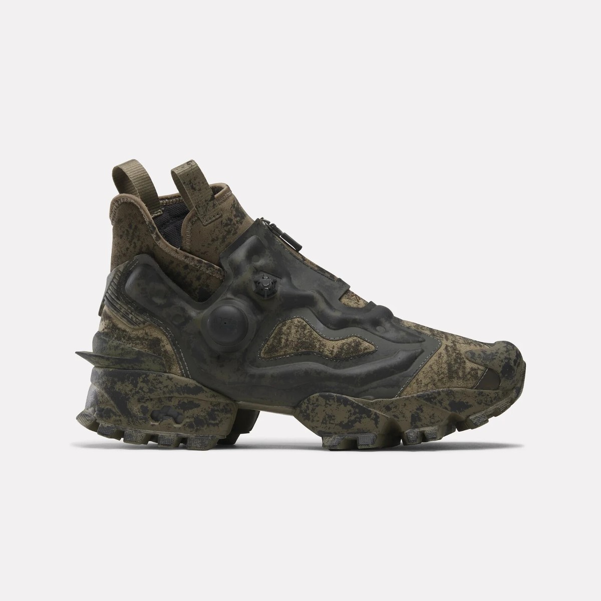 Reebok x Universal Monsters Instapump Fury 94 Mid Shoes in Reebok x Universal Monsters Instapump Fury 94 Mid Shoes in